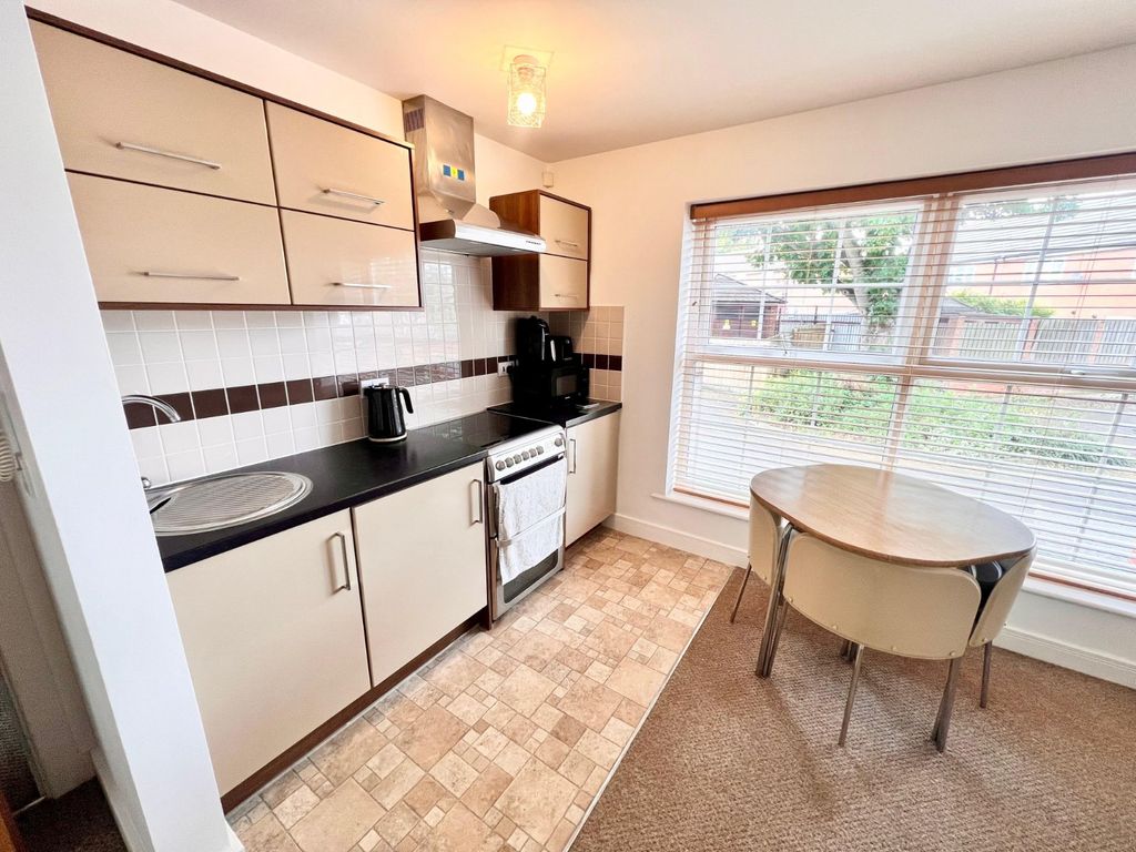 Property photo 2 of 5 Kitchen