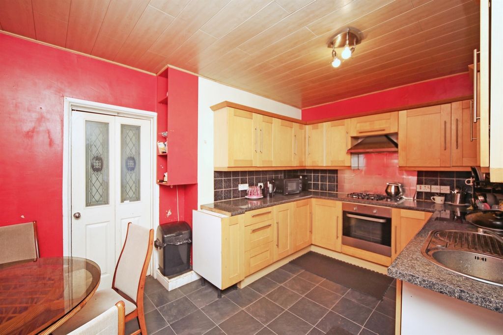 Property photo 2 of 16