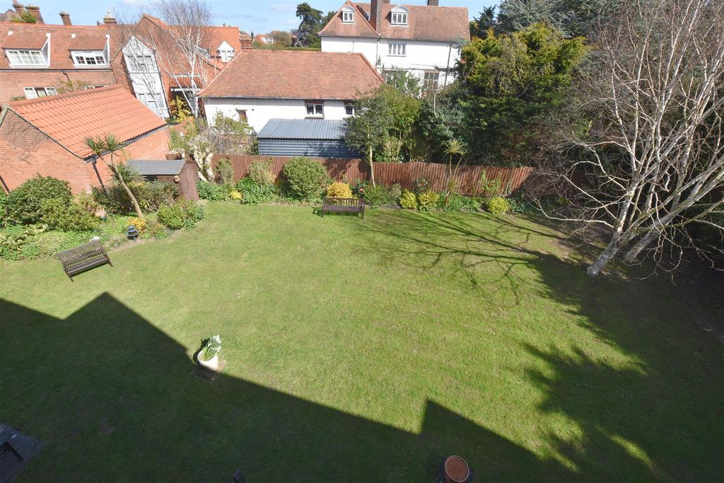 Property photo 3 of 9