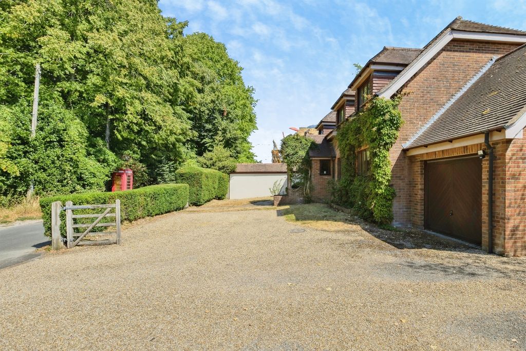 Property photo 3 of 19