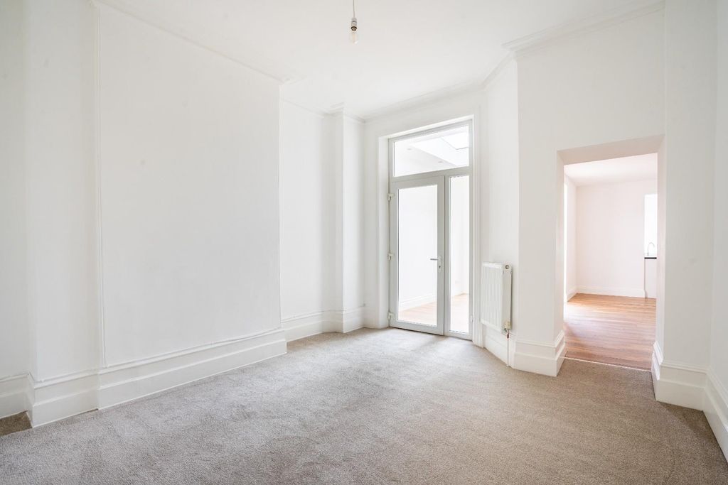 Property photo 3 of 23 Br-3.Jpg