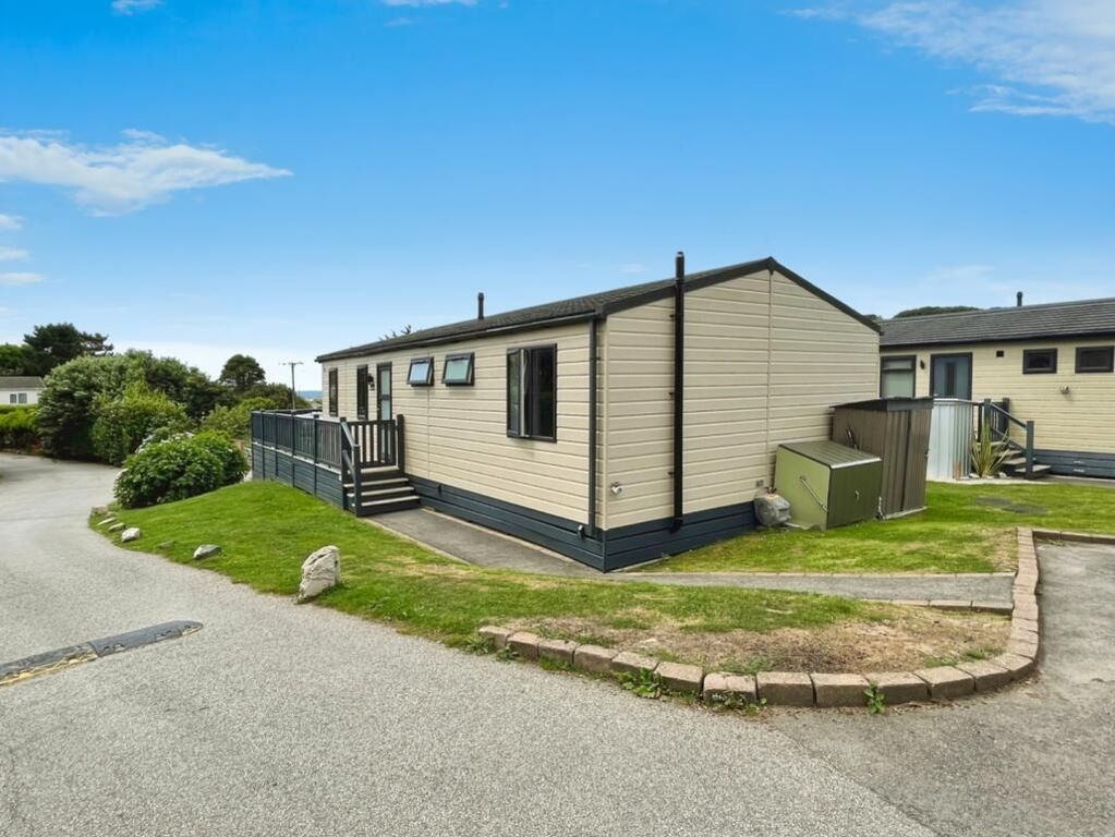Property photo 1 of 19 5136421