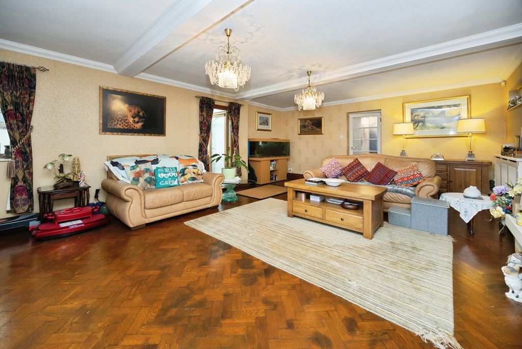 Property photo 2 of 21