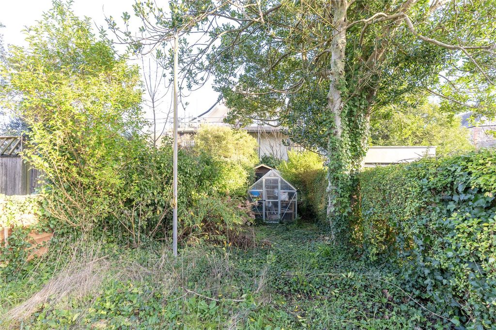 Property photo 2 of 16 Picture No. 13