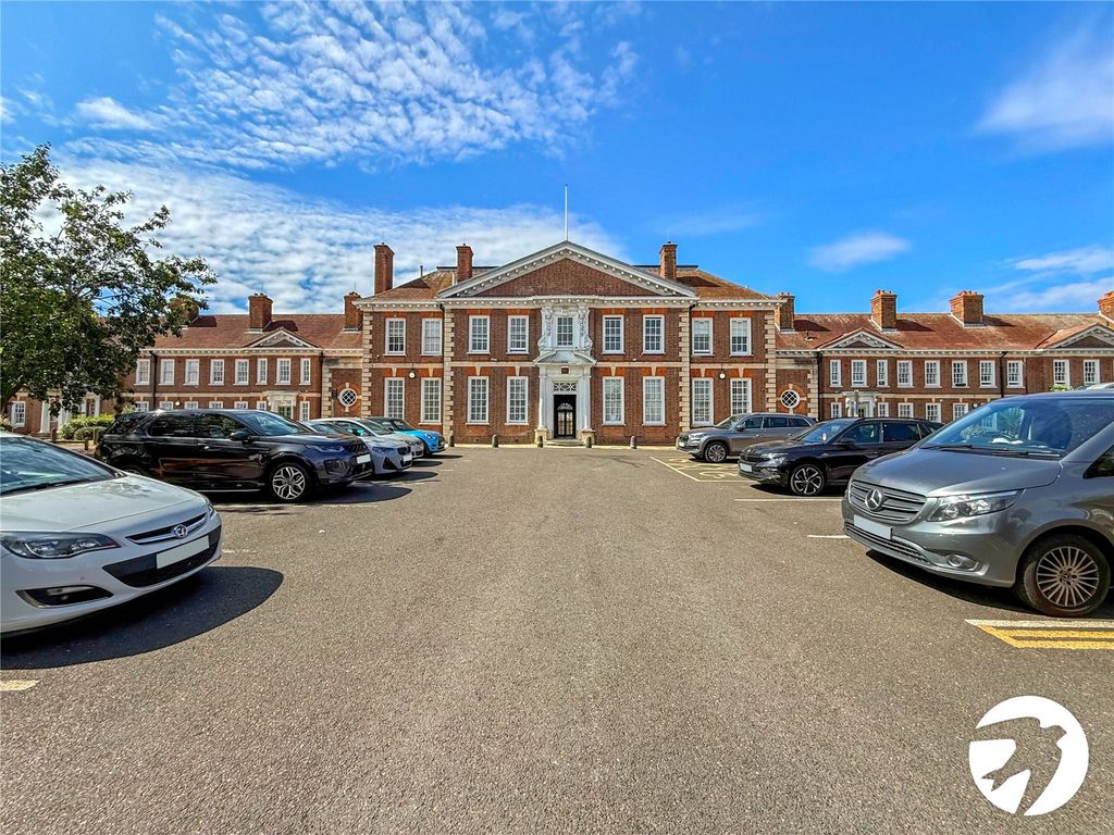 Property photo 1 of 17 External