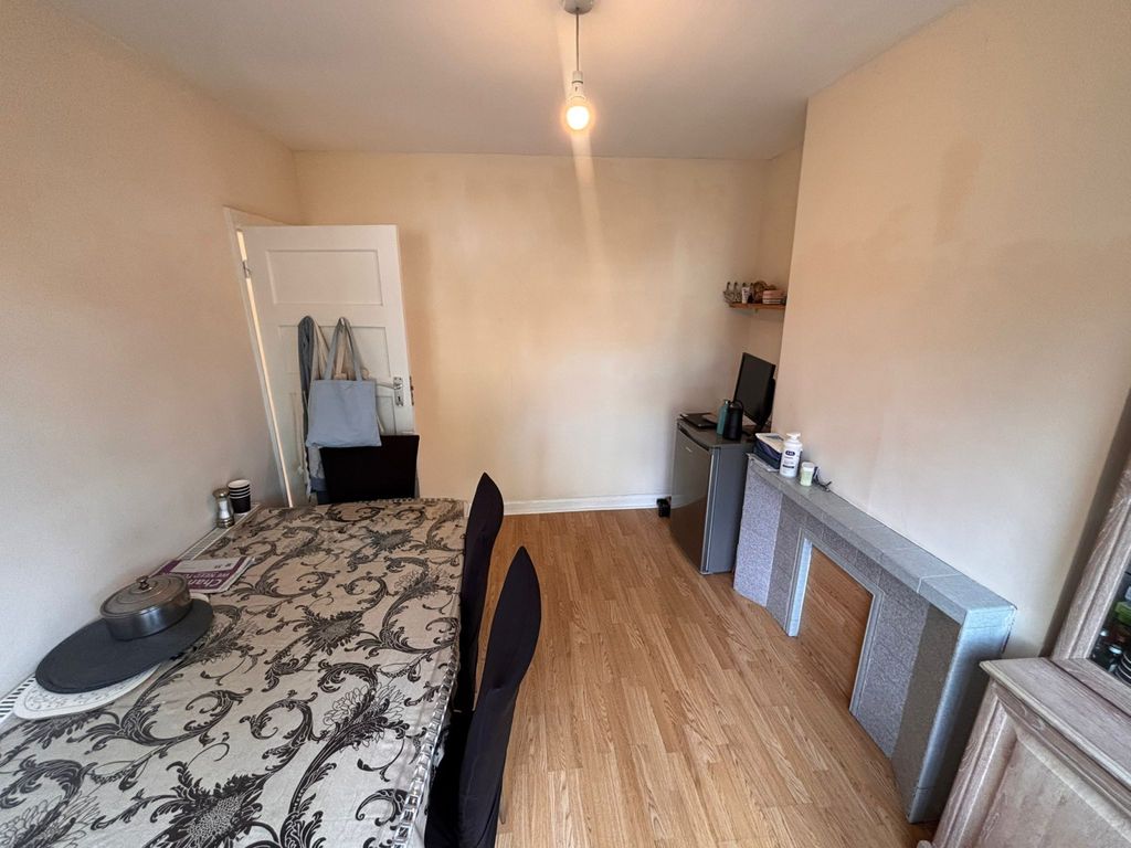 Property photo 2 of 10 Media