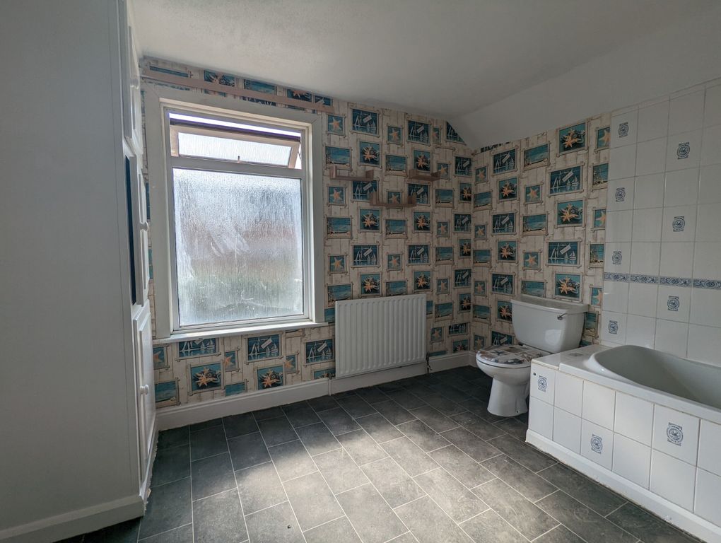 Property photo 3 of 8