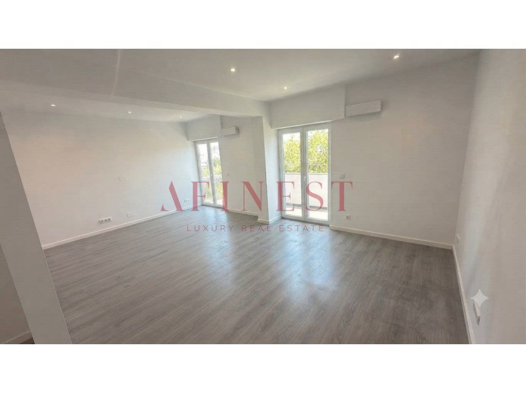Property photo 3 of 31