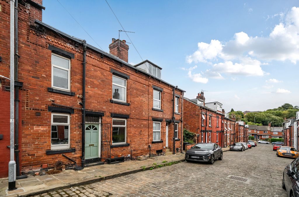 Property photo 1 of 13 1509909-13-6A84A0...