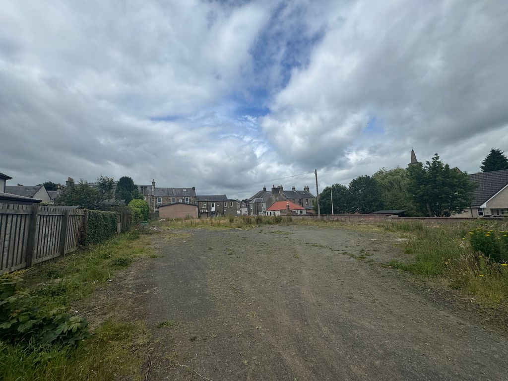 Property photo 2 of 10