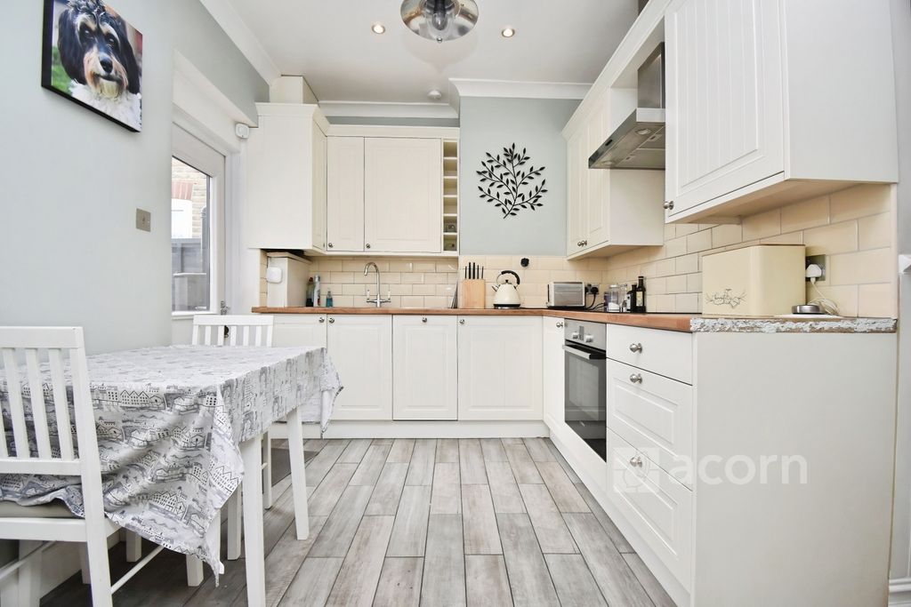 Property photo 2 of 11 26Aae92E-Fileacce...