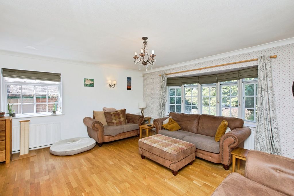 Property photo 2 of 25 Living Room
