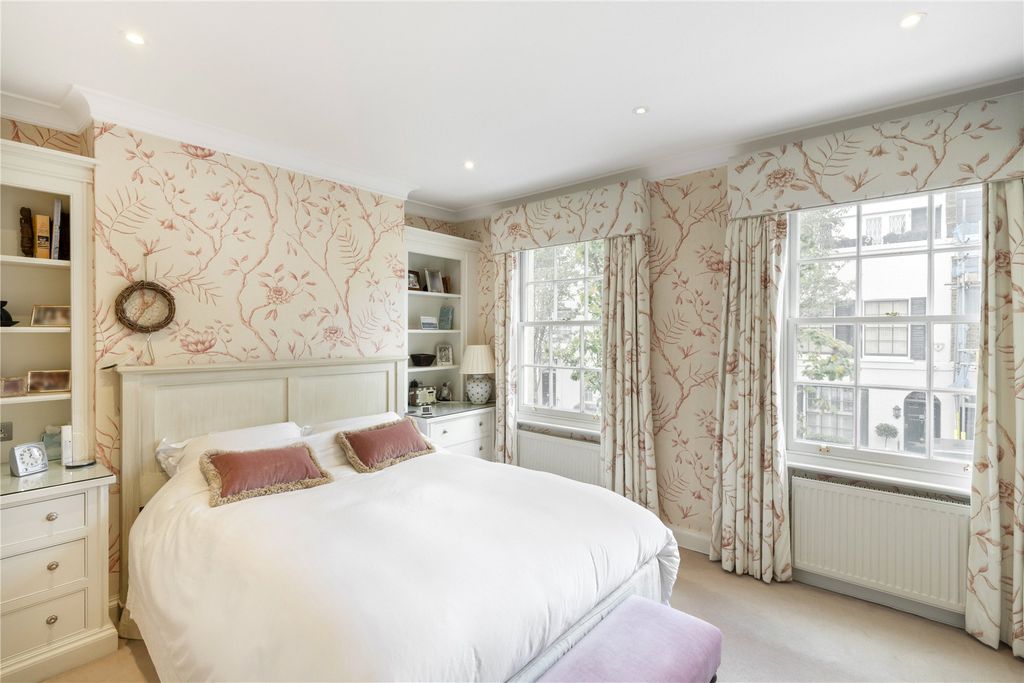 Property photo 3 of 20 Bedroom 1