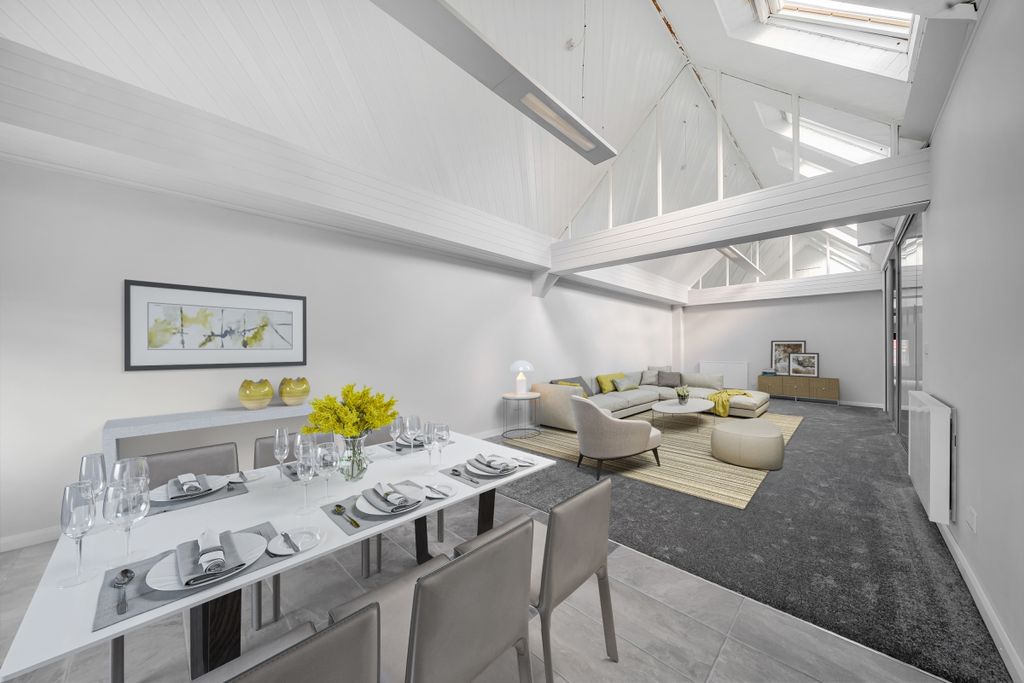 Property photo 2 of 27