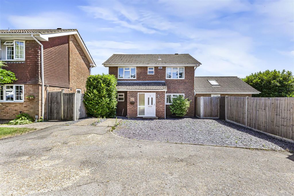 Property photo 1 of 20 Front