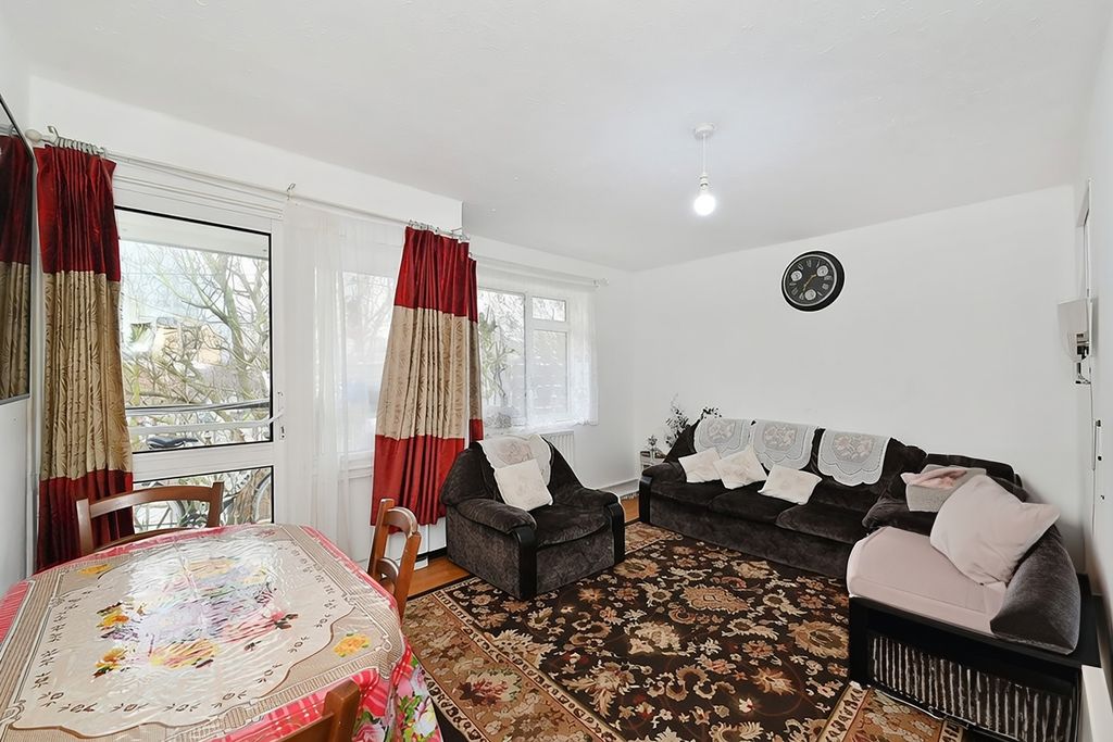 Property photo 2 of 12 11-Colbourne-House (1)