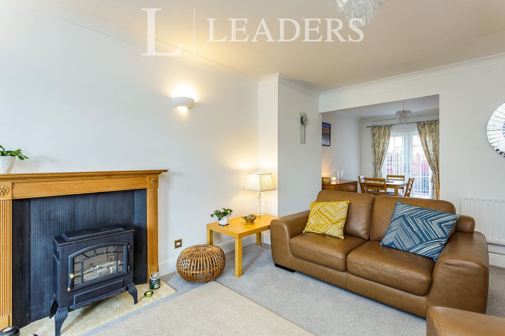 Property photo 2 of 11 2