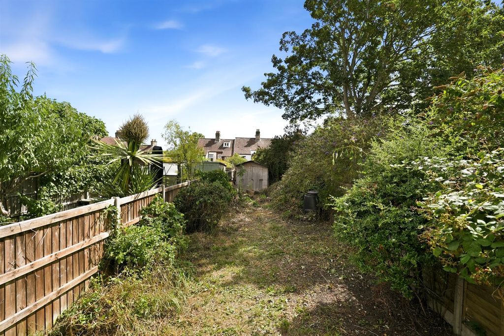 Property photo 3 of 21 13Helenard-016.Jpg