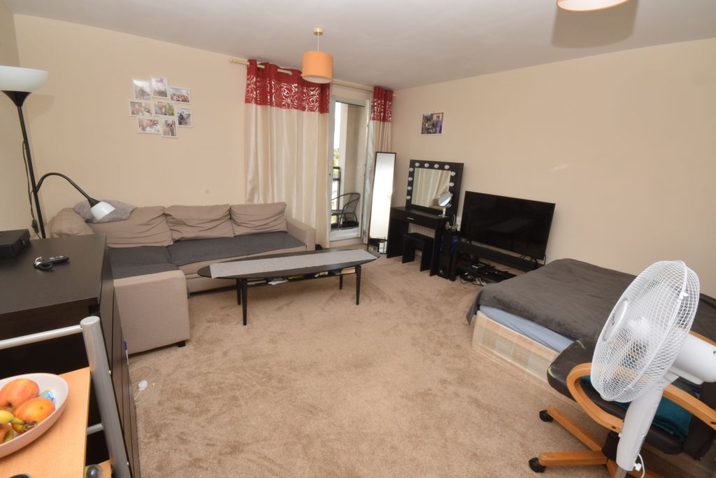 Property photo 2 of 9 Bedroom 2