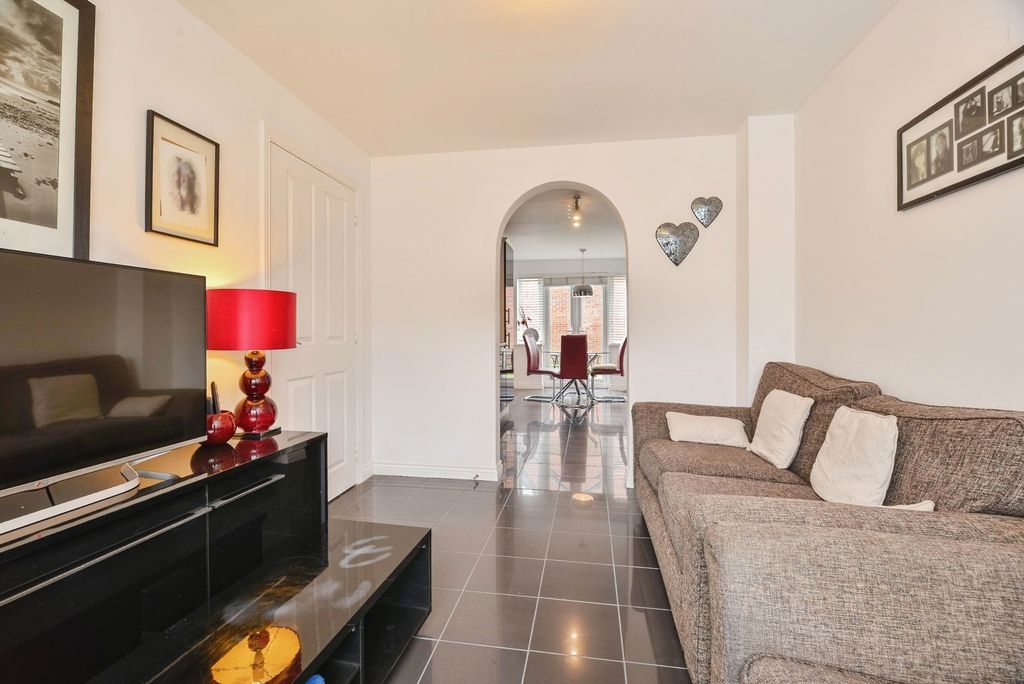 Property photo 3 of 20 Pbox-Img.Jpg
