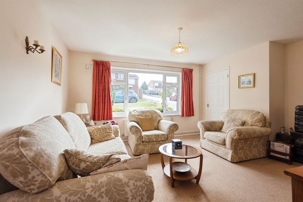 Property photo 3 of 18