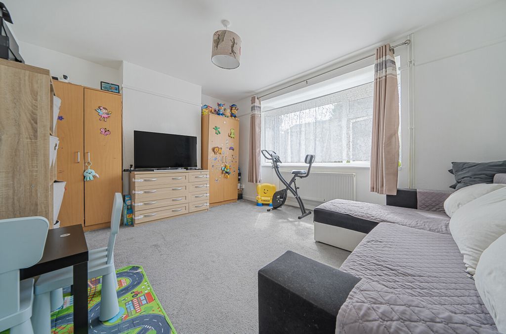 Property photo 3 of 13 1349607-14-68c030...