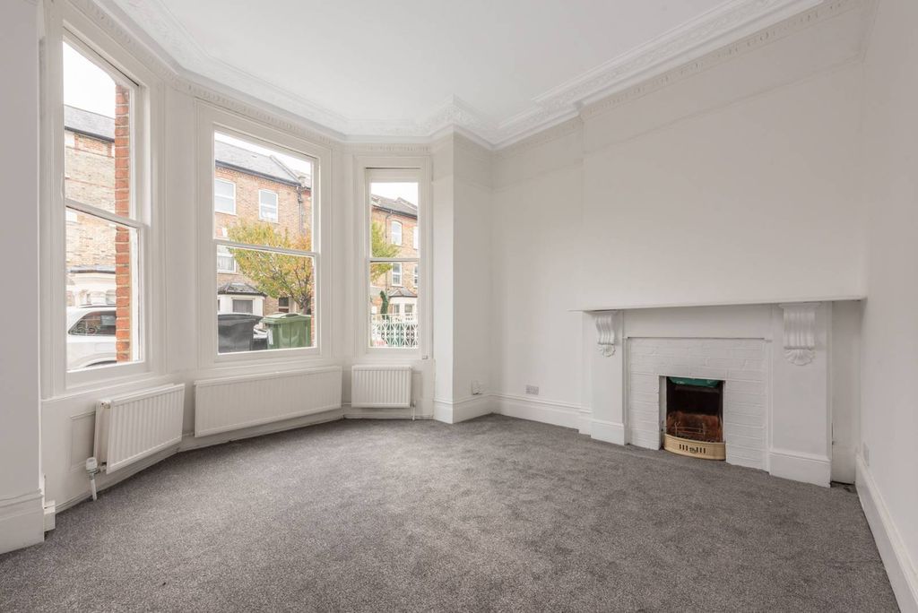 Property photo 1 of 9