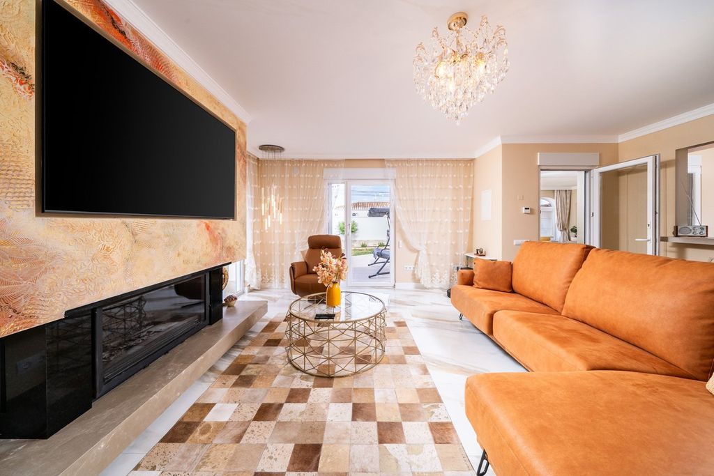 Property photo 2 of 50