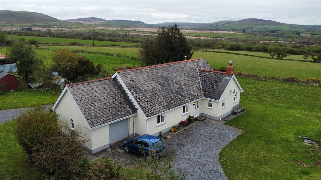 Property photo 2 of 52 Maesglas Rhosfach, Clynderwen, Pembrokeshire, Sa66