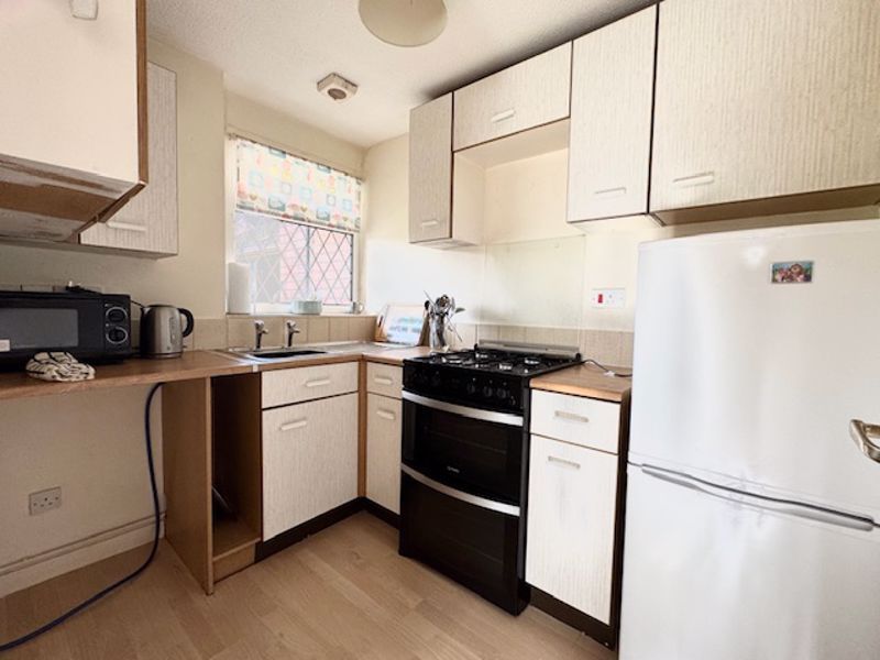 Property photo 2 of 12 Kitchen