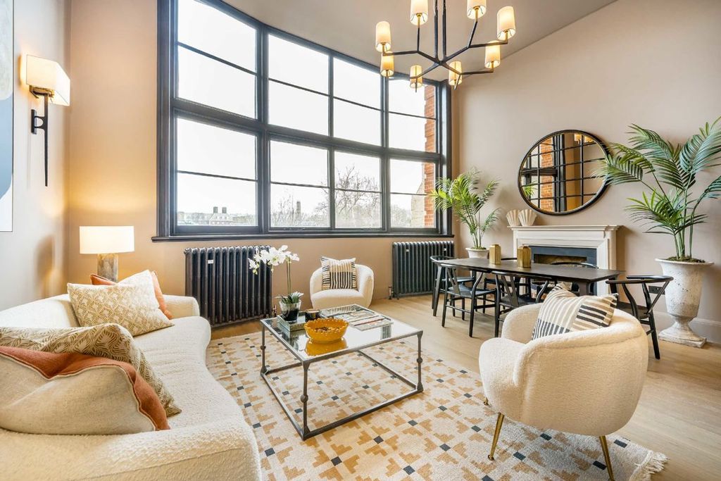 Property photo 3 of 7