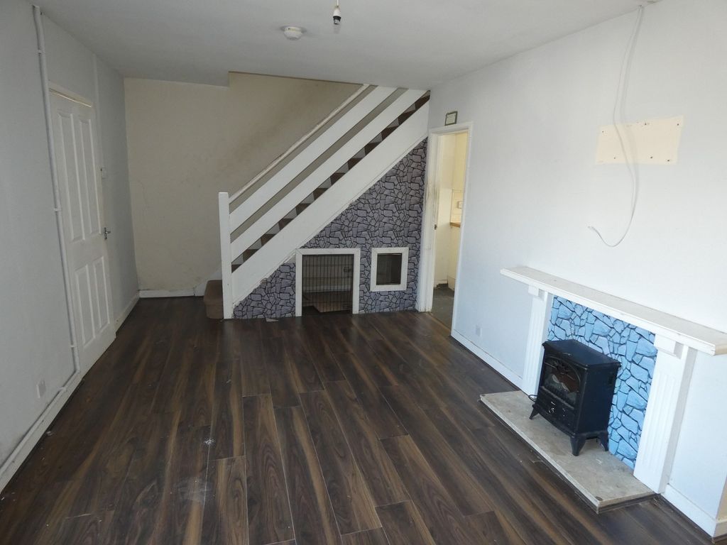 Property photo 2 of 8 Lounge