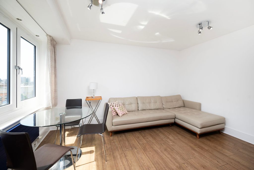 Property photo 3 of 10 Picture No. 05