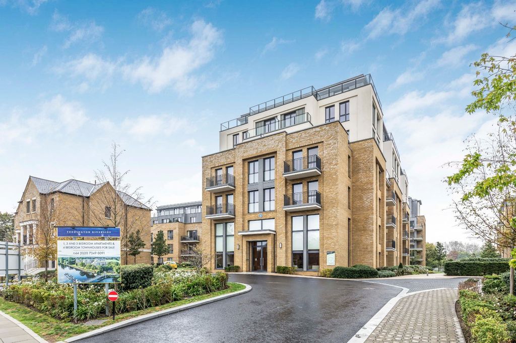 Property photo 1 of 10 Front Exterior