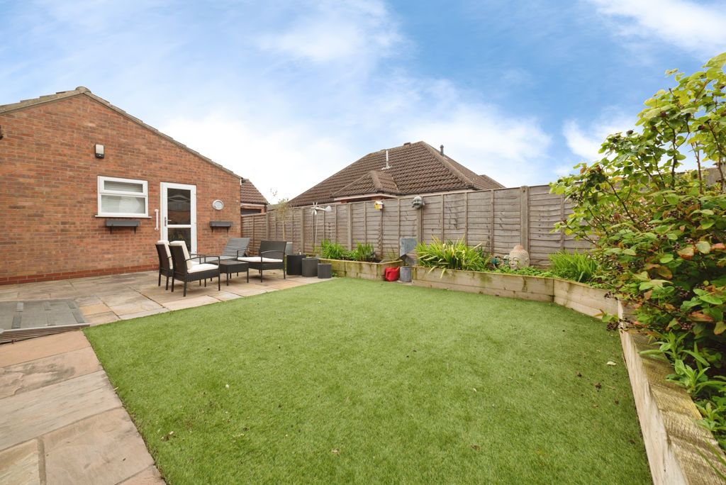 Property photo 3 of 15 Garden