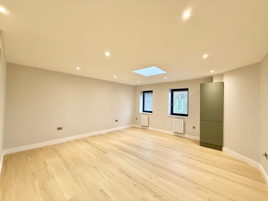 Property photo 2 of 5 Living Room