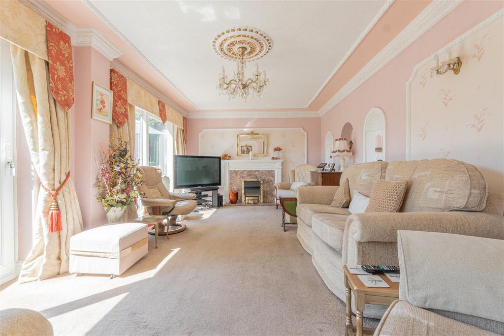 Property photo 3 of 41