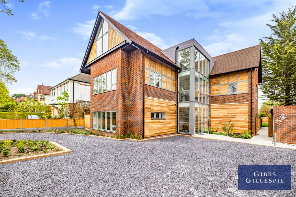 Property photo 1 of 11 2