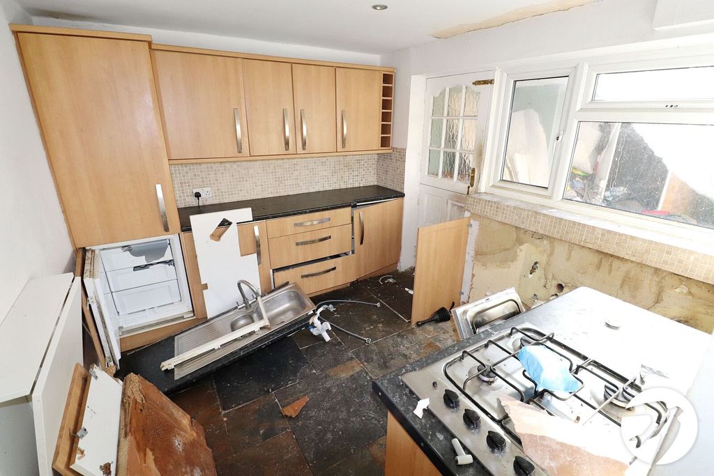 Property photo 3 of 11 Picture No. 35