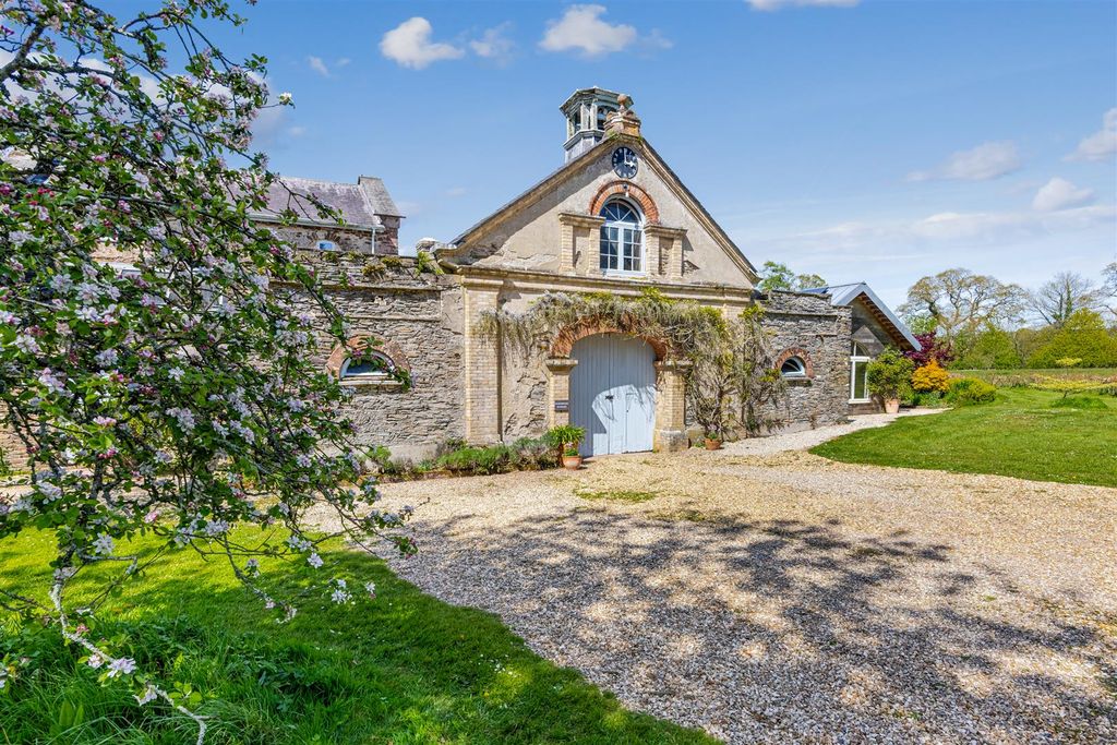 Property photo 1 of 39 A01 - Dundridge Stables Harberton V2 - 260423.Jpg