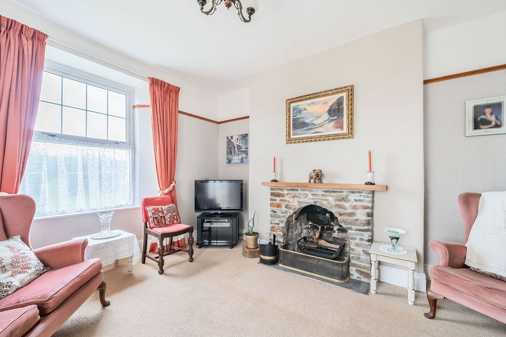 Property photo 3 of 13