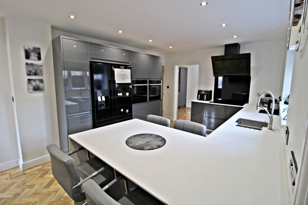 Property photo 3 of 31 Kitchen-Breakfast Room