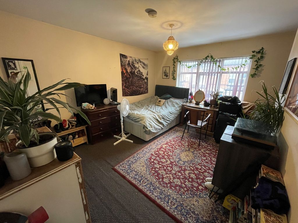 Property photo 2 of 5 Image