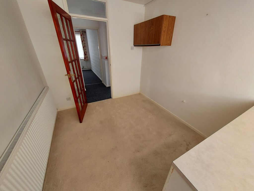 Property photo 3 of 9 Dining Room