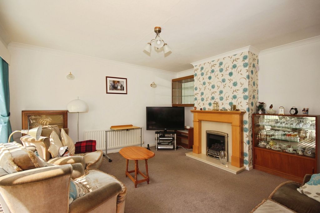 Property photo 3 of 15 Photo