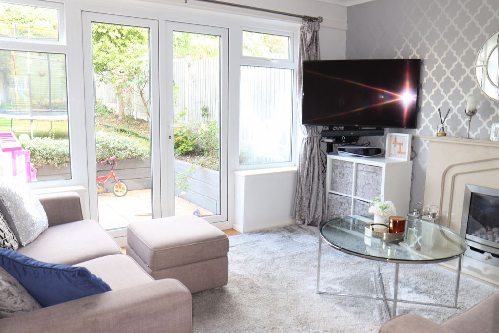 Property photo 2 of 11 Gallery