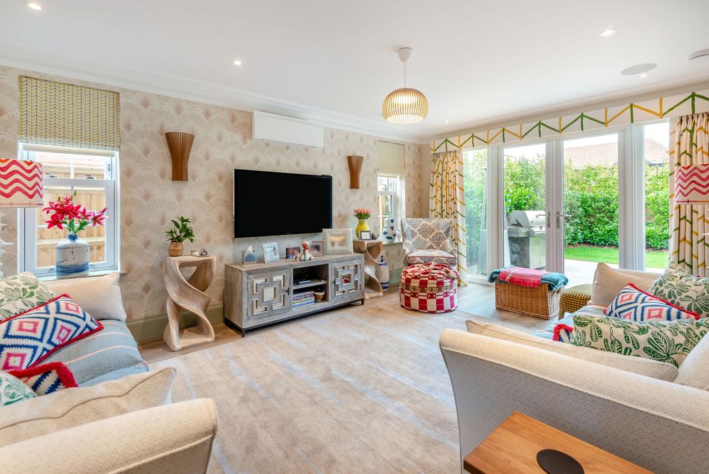 Property photo 2 of 17