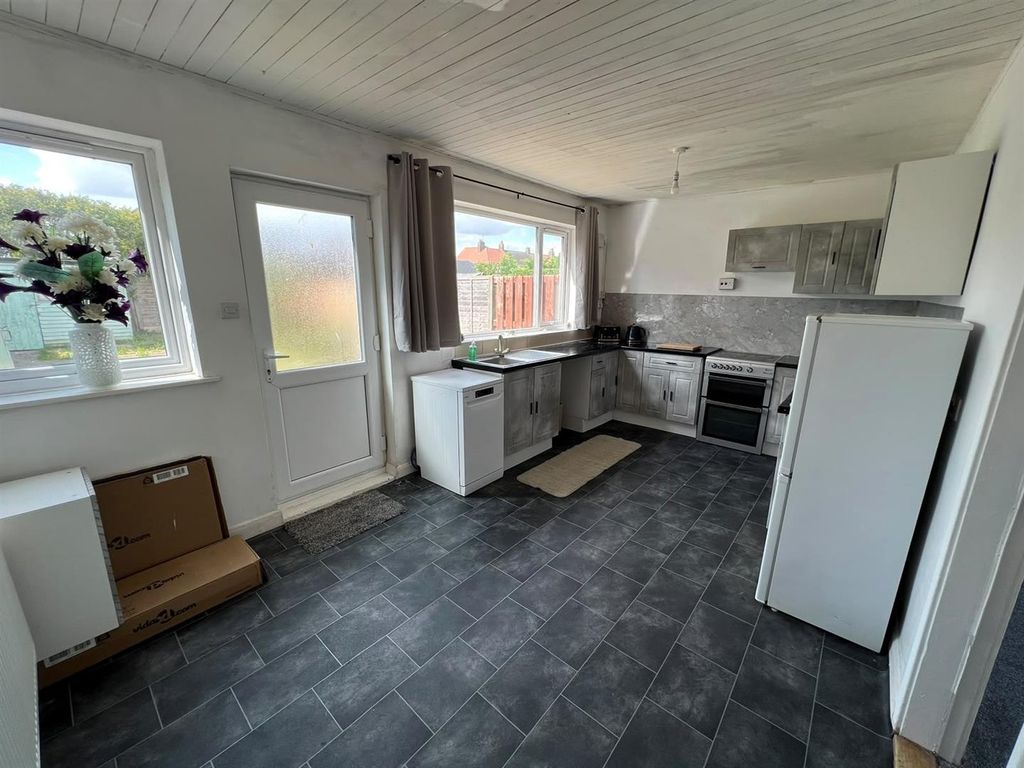 Property photo 2 of 13 Kitchen