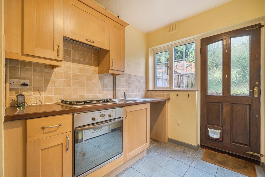 Property photo 2 of 30 1386500-15-693808...