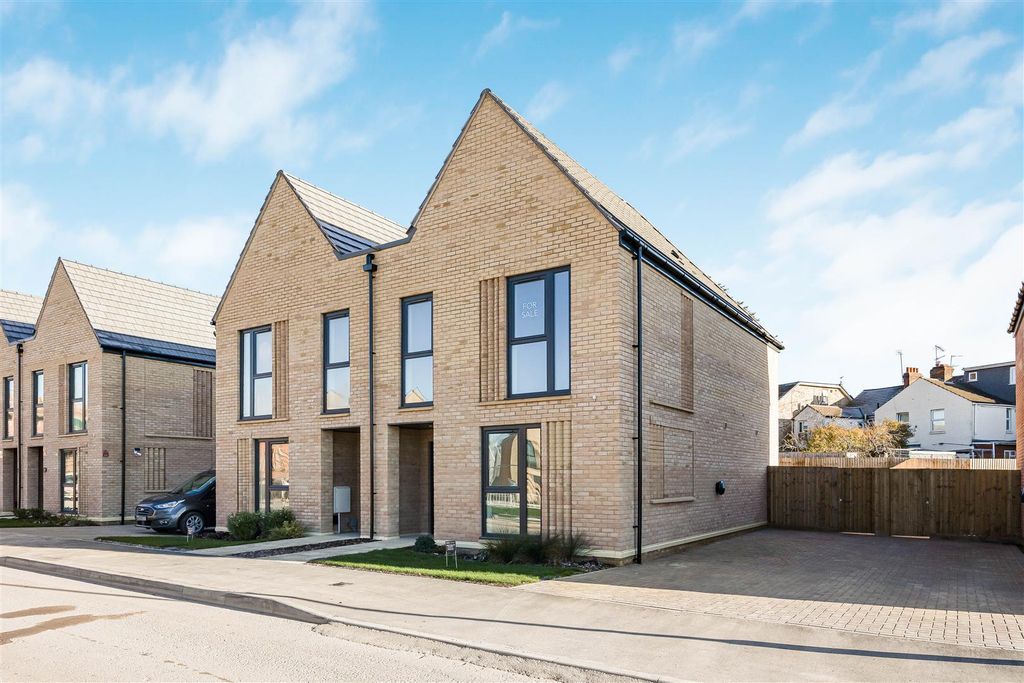 Property photo 1 of 14 25_69843.Jpg